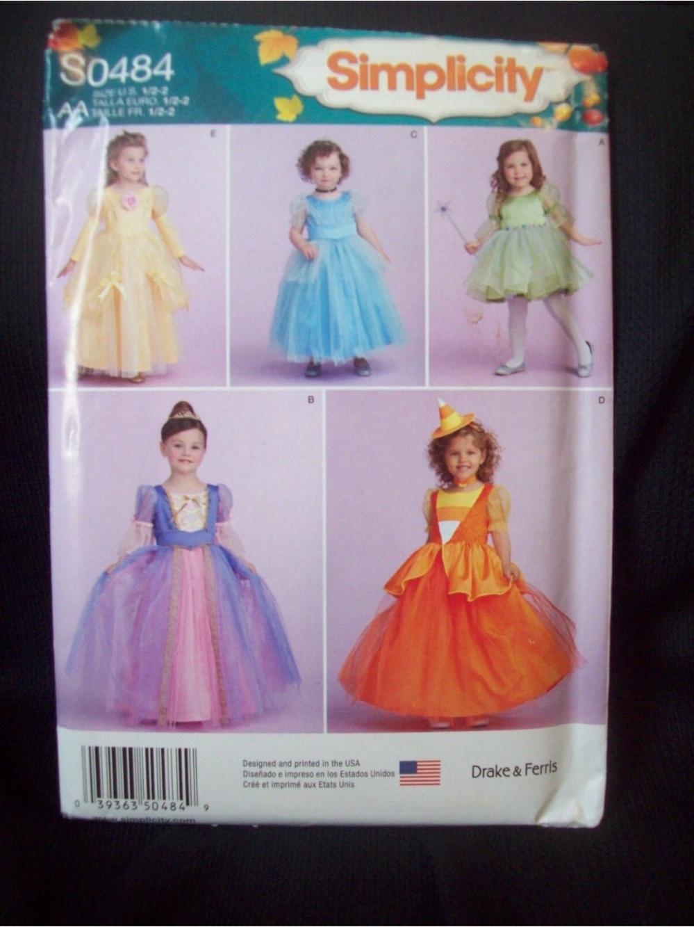 Simplicity Pattern S0484
Fairy Princess Dress or Costume UNCUT
Sizes 1/2, 1, 2